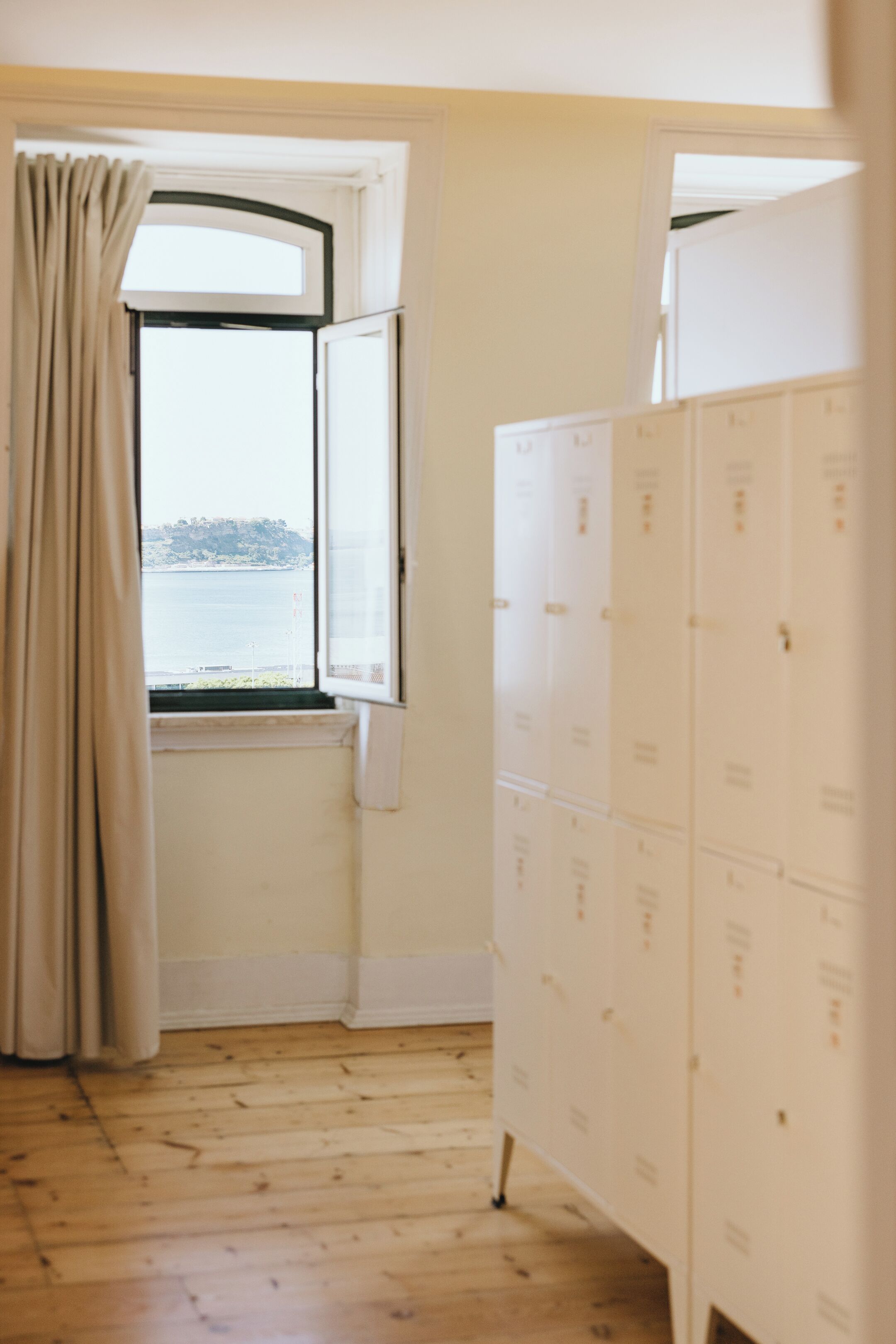 共用宿舍, 共用浴室, 河景 (One Bed in a 6 Bed Mix Dorm) | 客房內保險箱、隔音、免費無線上網、床單