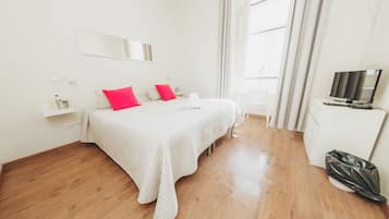 In-room safe, soundproofing, free WiFi, bed sheets