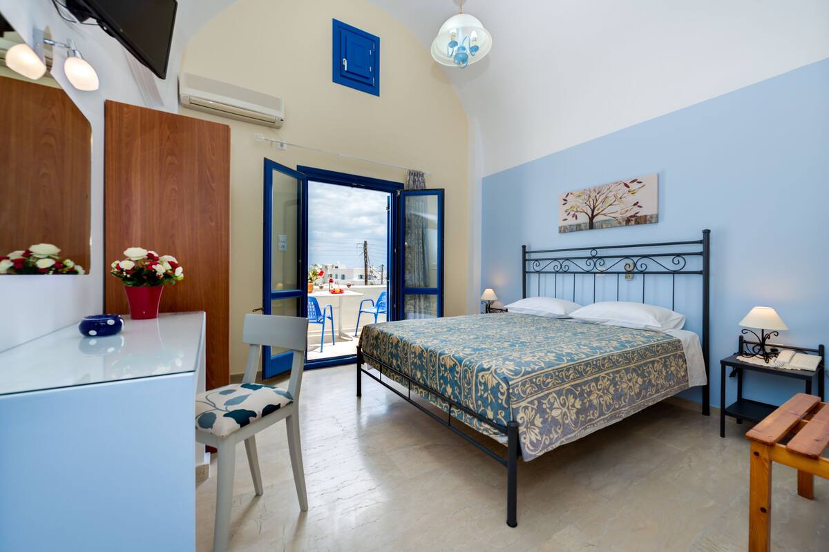 Standard Double or Twin Room | Egyptian cotton sheets, in-room safe, blackout drapes