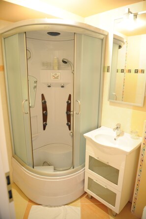 Bathroom - Hotel Pleso (Velika Gorica)