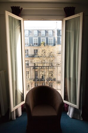 Schreibtisch, kostenlose Babybetten, Zustellbetten, kostenloses WLAN