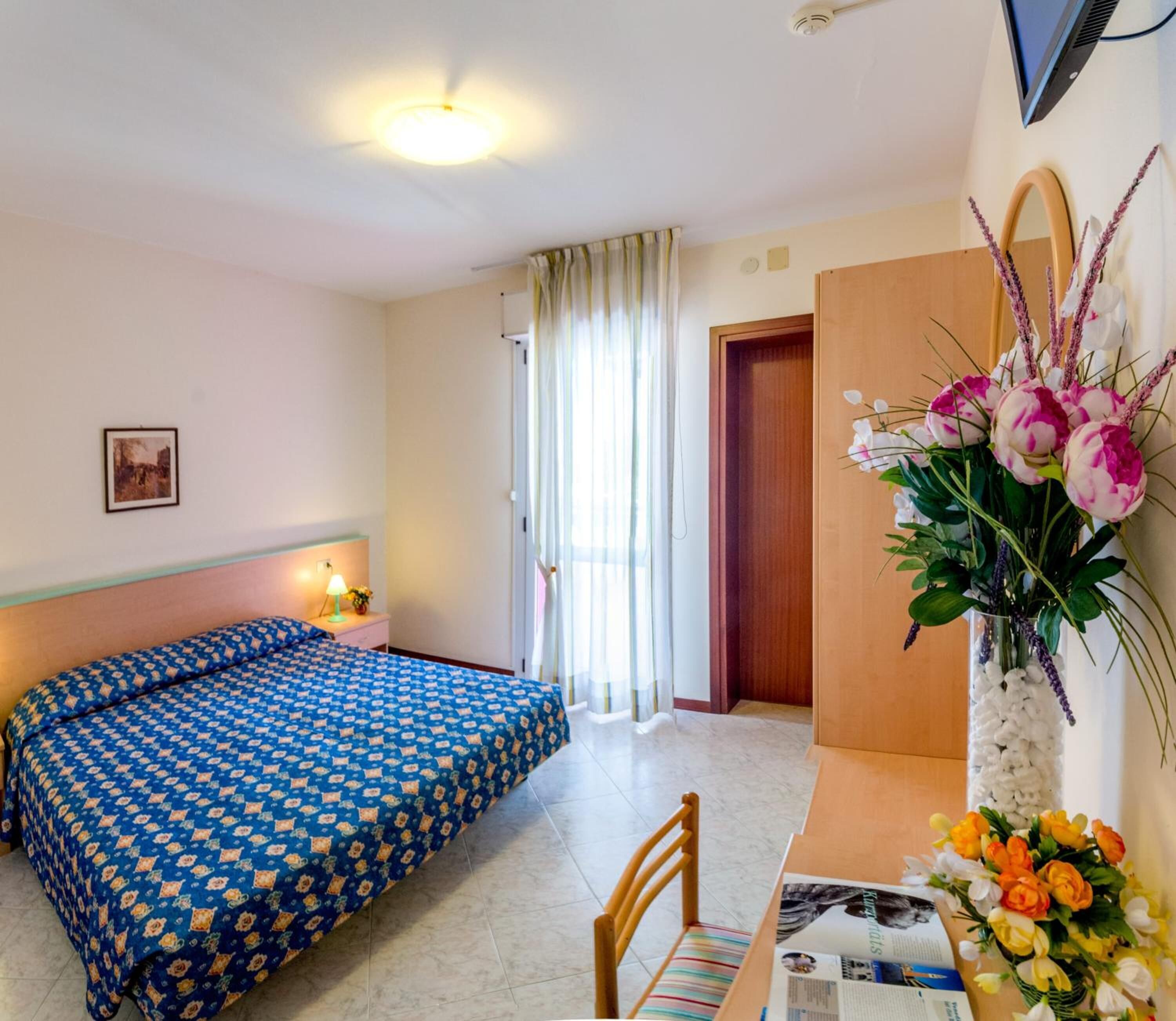 in-room safe, desk, free wifi, bed sheets