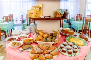 Petit déjeuner buffet compris tous les jours