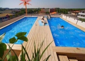 Seasonal outdoor pool, pool umbrellas, sun loungers - Hotel Di Giovanni (San Michele al Tagliamento)