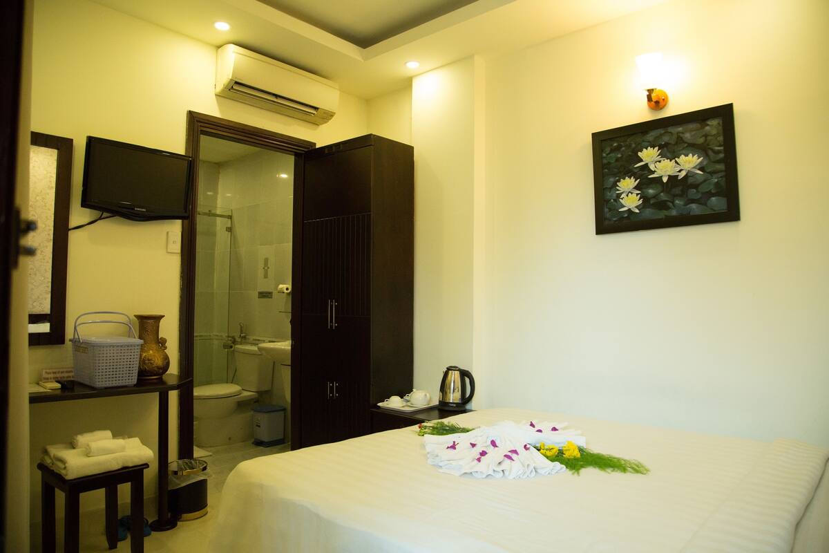 Phòng Tiêu chuẩn, 1 giường cỡ queen | 1 phòng ngủ, minibar, két bảo mật tại phòng, bàn 