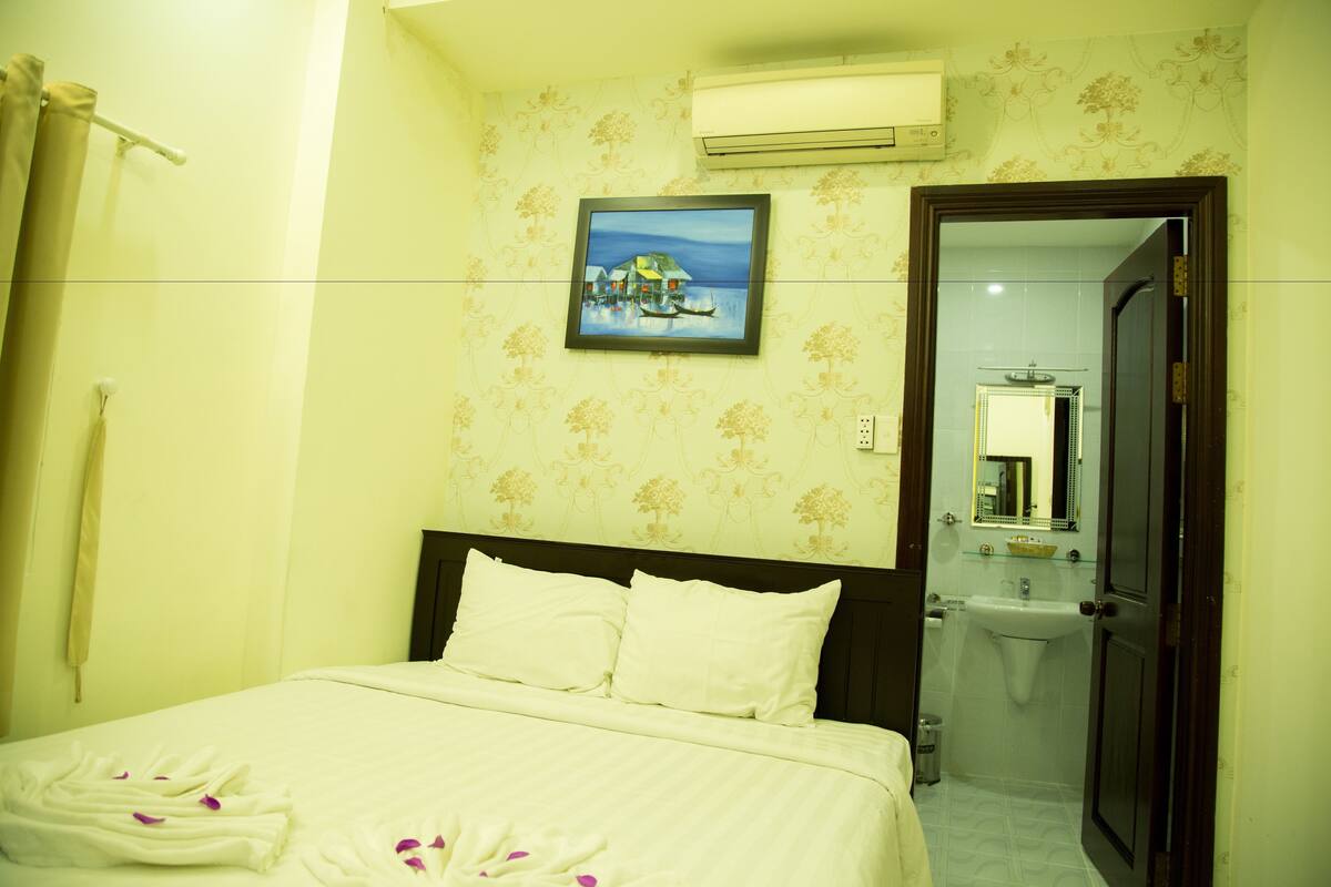 Phòng Superior, 1 giường đôi | 1 phòng ngủ, minibar, két bảo mật tại phòng, bàn 