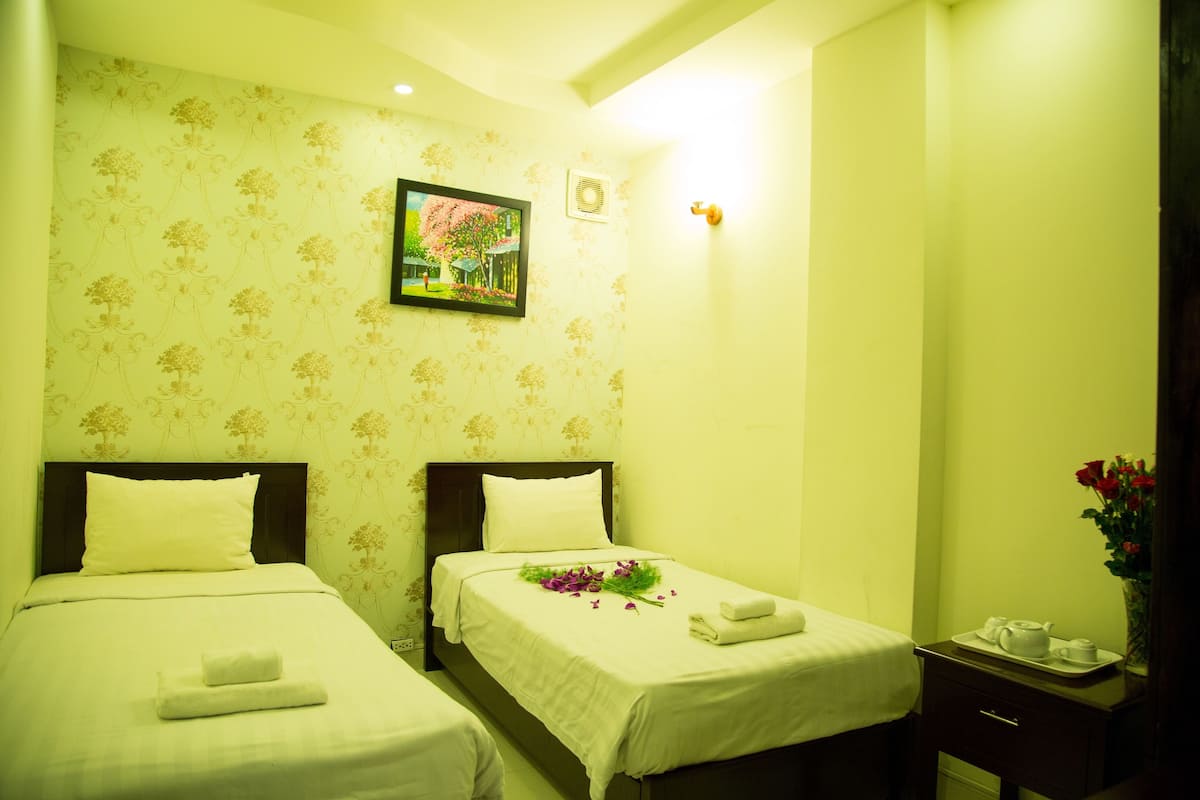 Superior Twin Room, 2 Twin Beds | 1 bedroom, minibar, in-room safe, desk