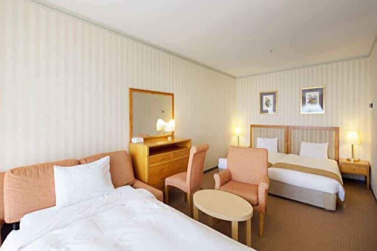 balcony triple room (2 single + 1 extra bed), non smoking | premium bedding, down duvets, in-room safe, desk