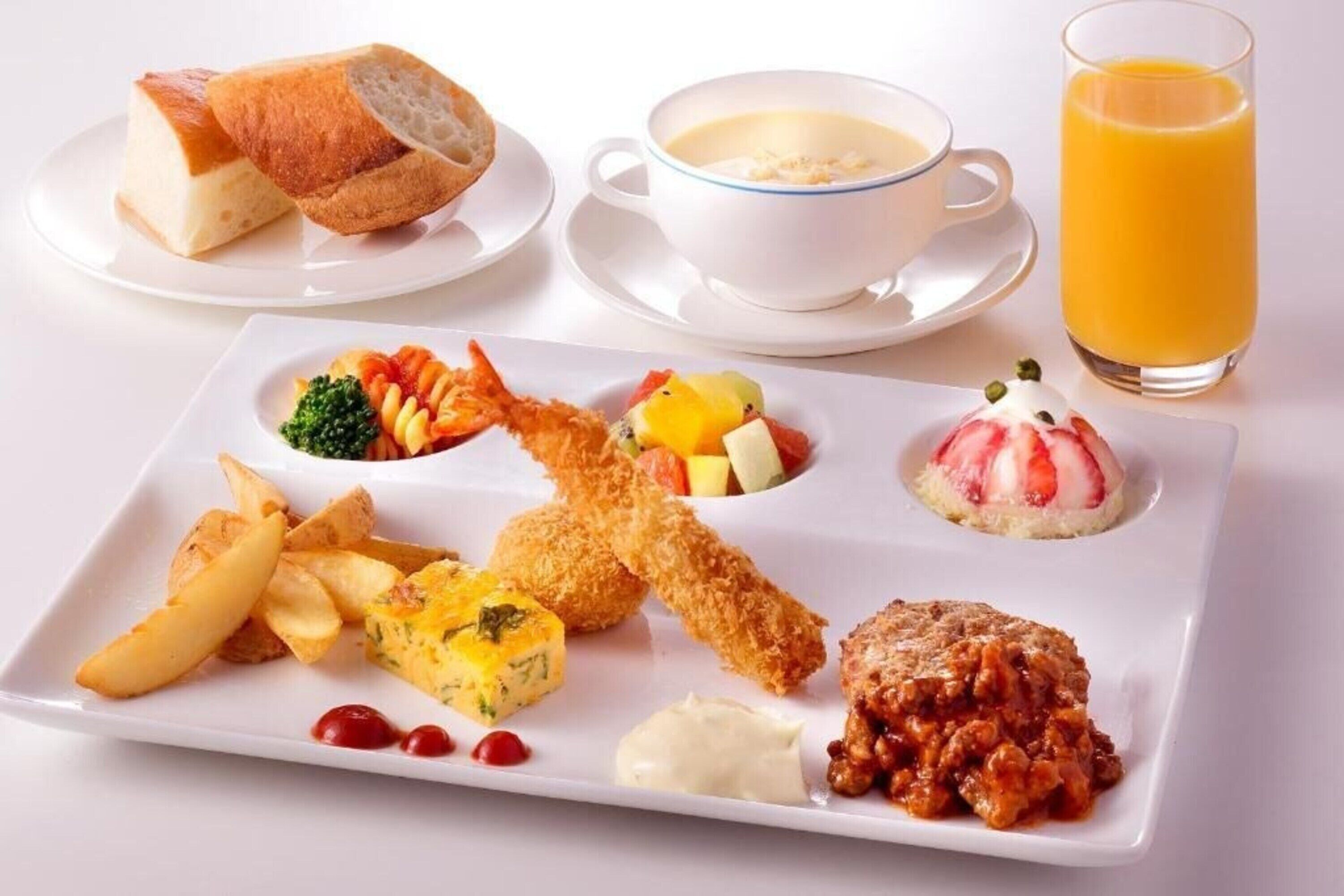 2 restaurants, breakfast, lunch, dinner served; italian cuisine