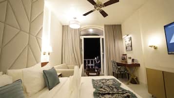 Valley View Club | Premium bedding, down duvets, Select Comfort beds, minibar