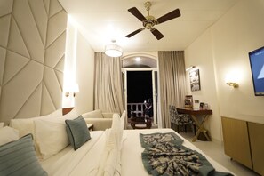 Habitación doble Confort | Ropa de cama de alta calidad, edredón, camas Select Comfort y minibar 
