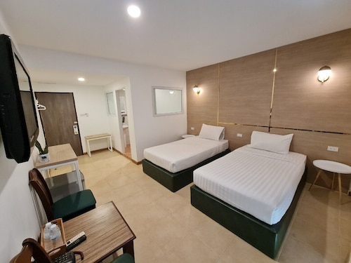 Opal House Hotel & Restaurant