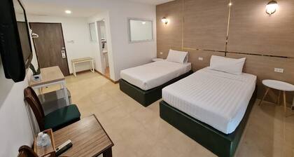 Opal House Hotel & Restaurant