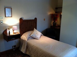 Bed sheets - The Golden Boar (Bury St Edmunds)