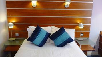 Single Room | Premium bedding, individually decorated, individually furnished, desk