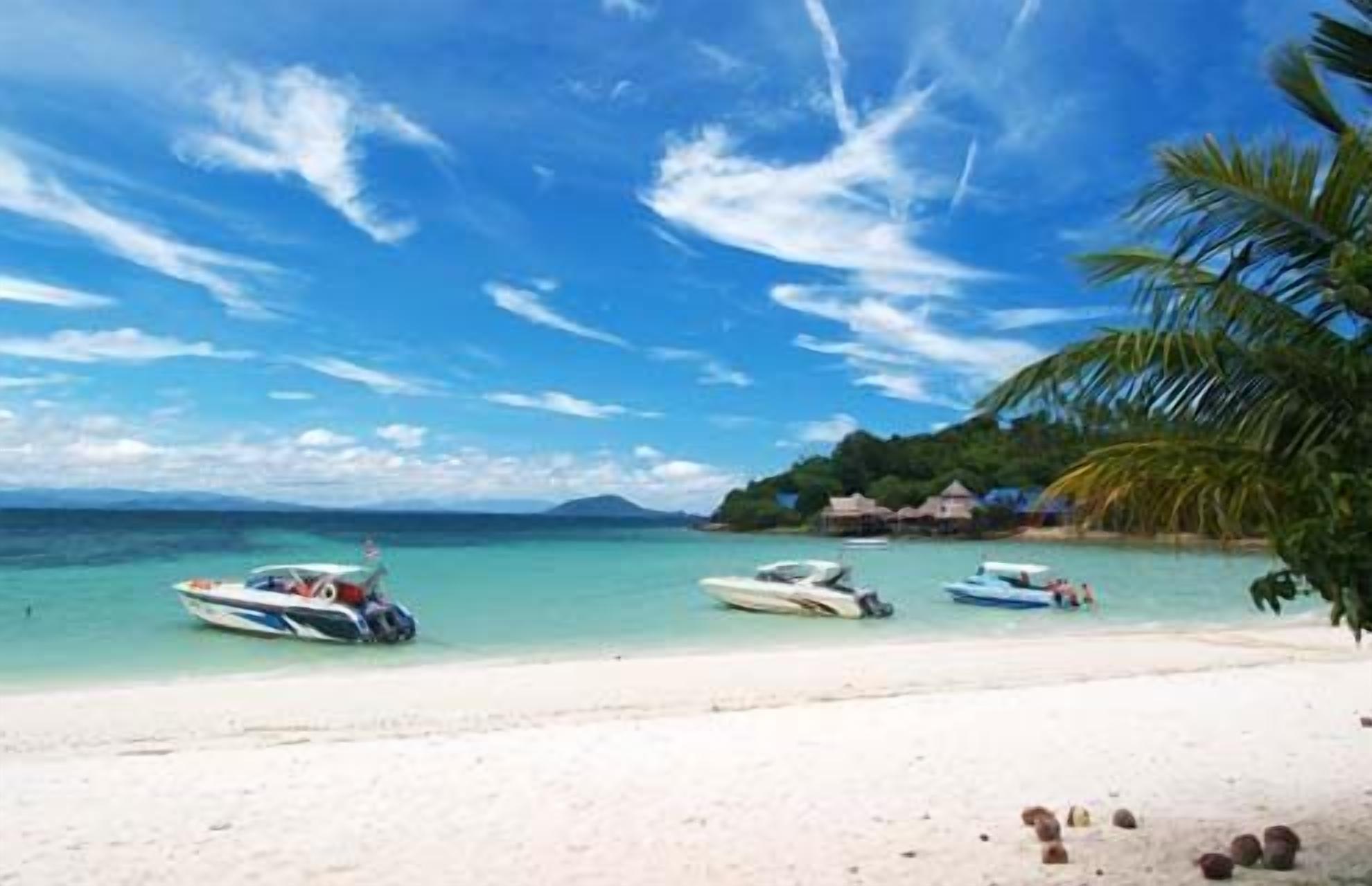 private beach, white sand, beach towels, beach massages