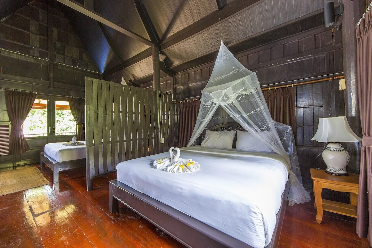 Thai Style Ocean Villa Studio | Rollaway beds