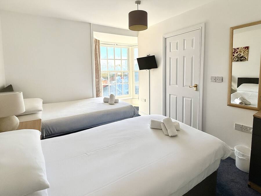 Standard Twin Room, Ensuite