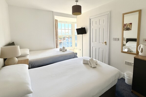 Standard Twin Room, Ensuite - The Brunswick Hotel (Bridlington)