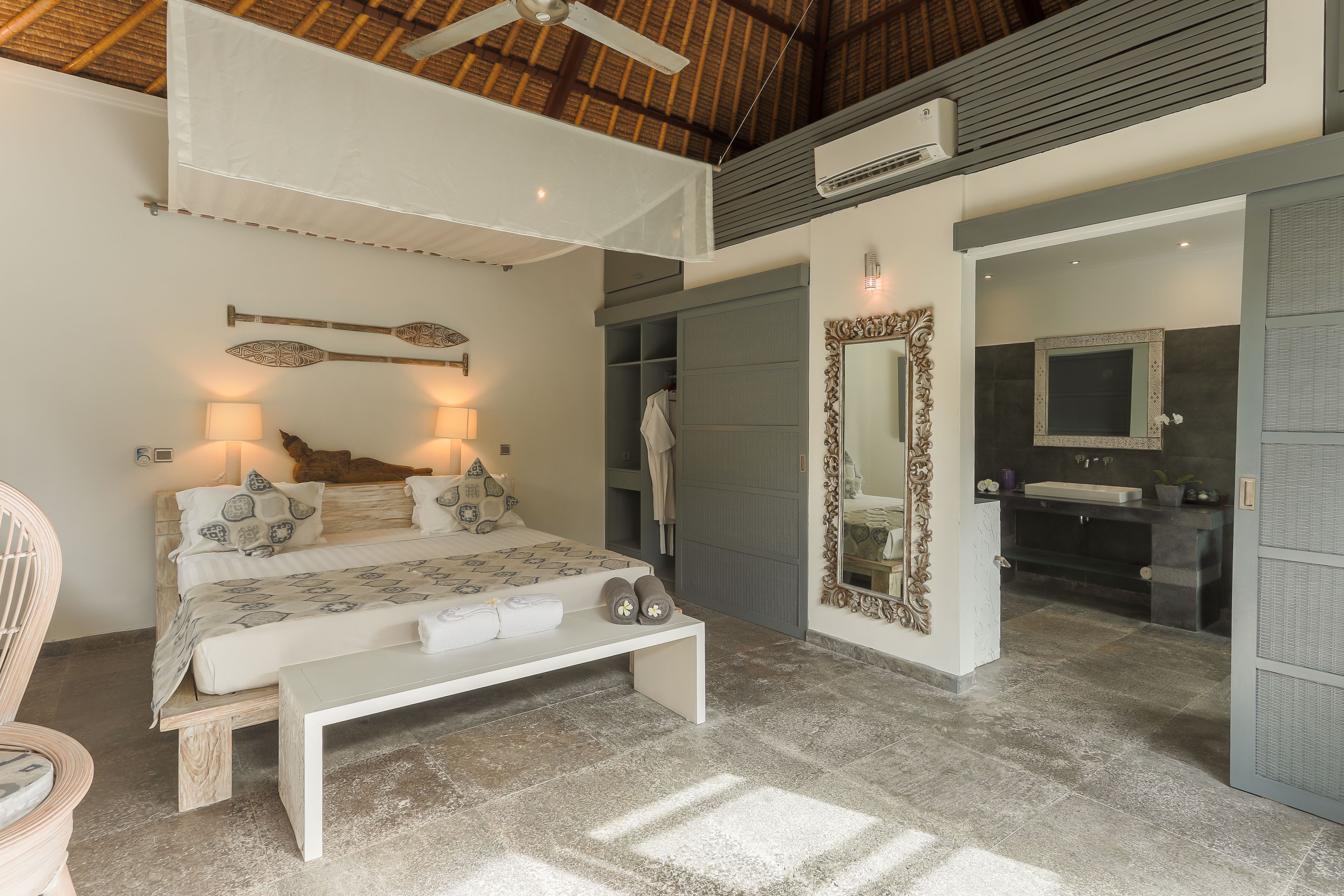 deluxe villa, 1 bedroom, garden view | minibar, in-room safe, individually decorated, individually furnished