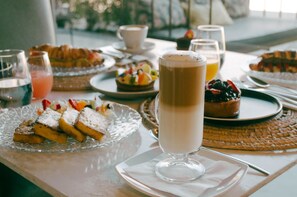Termasuk sarapan bufet setiap hari