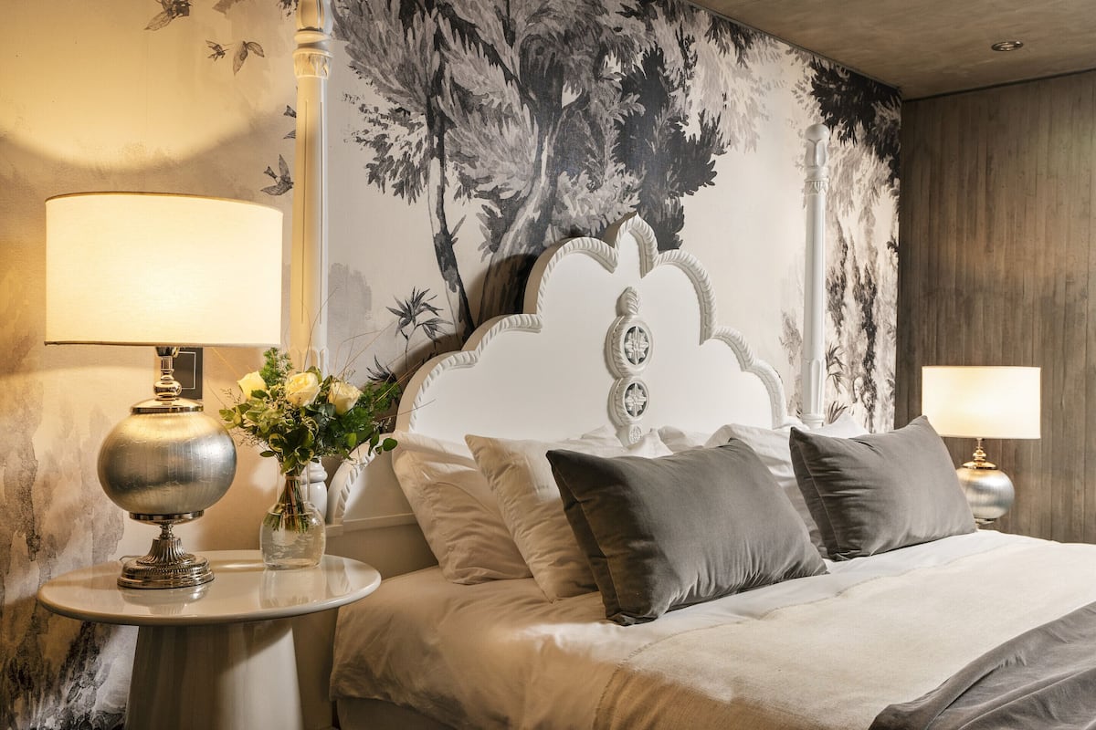 Suite | Egyptian cotton sheets, premium bedding, down comforters, pillowtop beds
