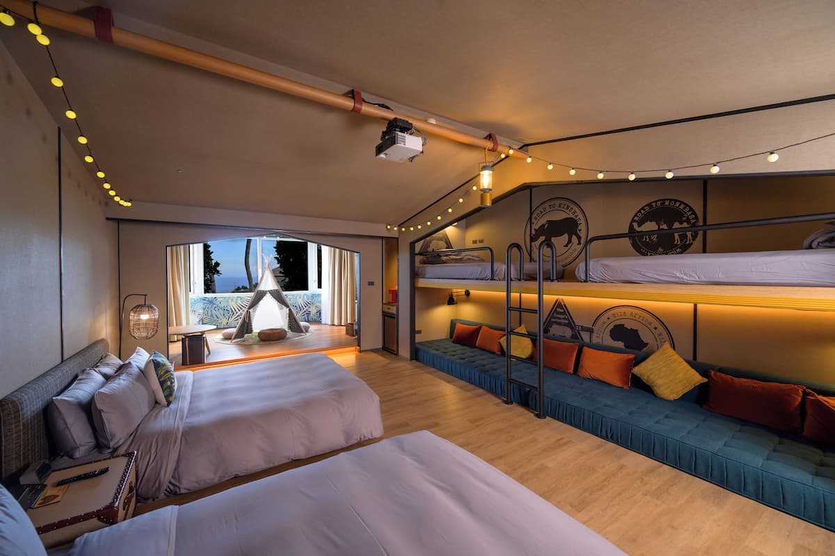 Family Room | 1 bedroom, premium bedding, down duvets, Select Comfort beds
