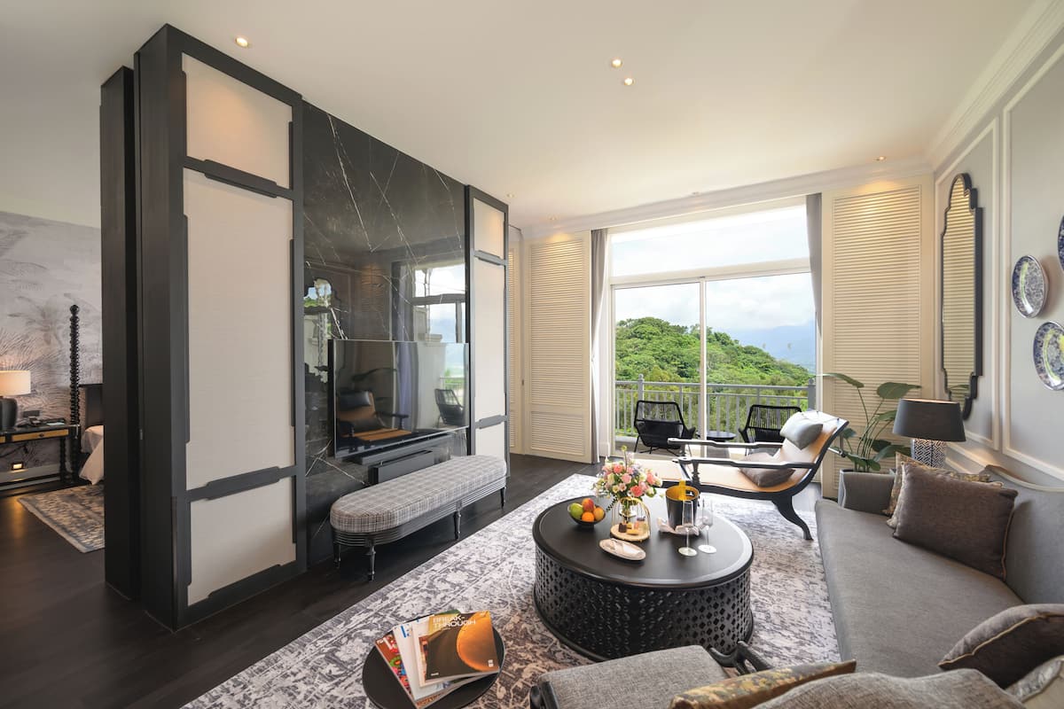 Classic Double Suite | 1 bedroom, premium bedding, down duvets, Select Comfort beds