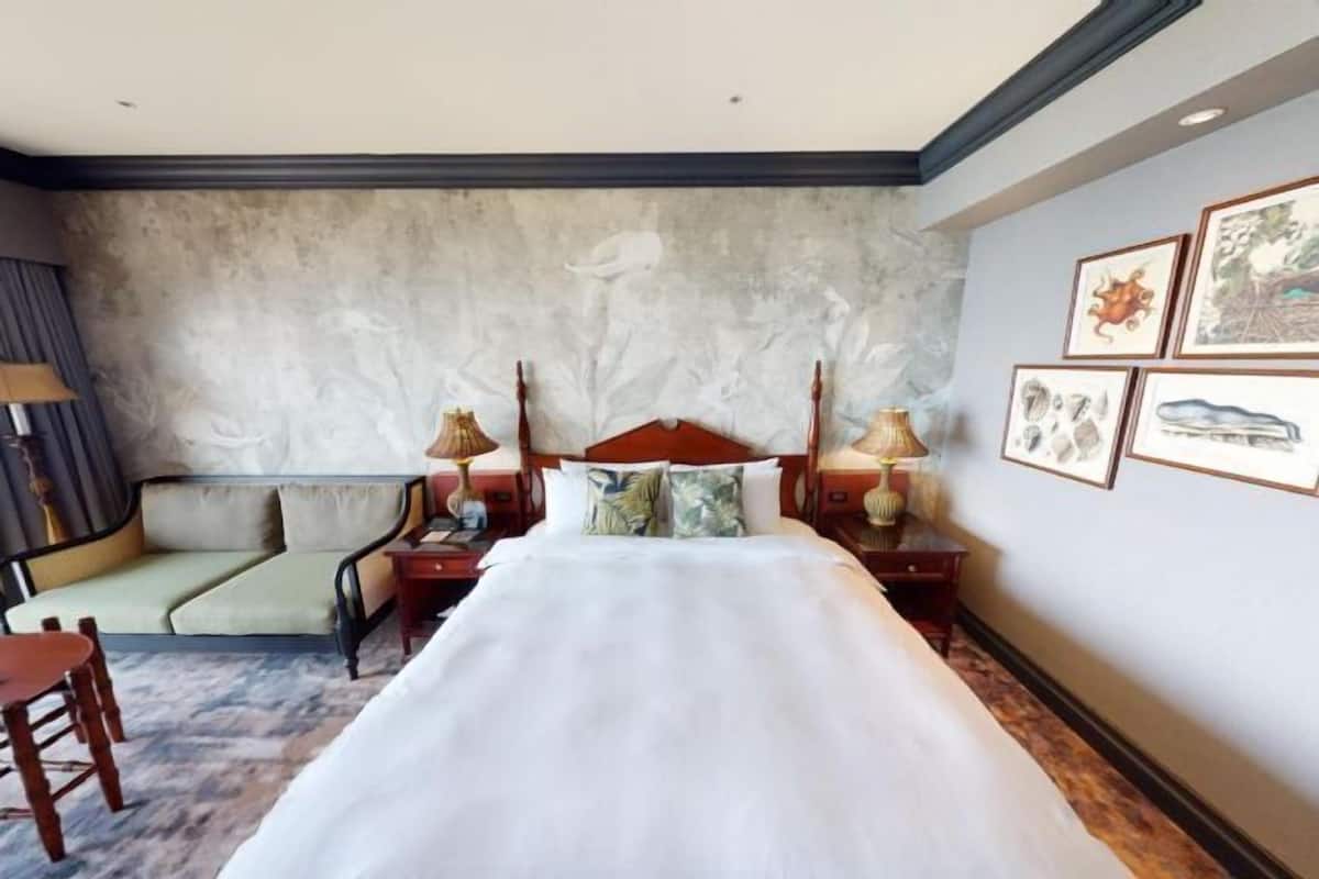 1 bedroom, premium bedding, down duvets, Select Comfort beds