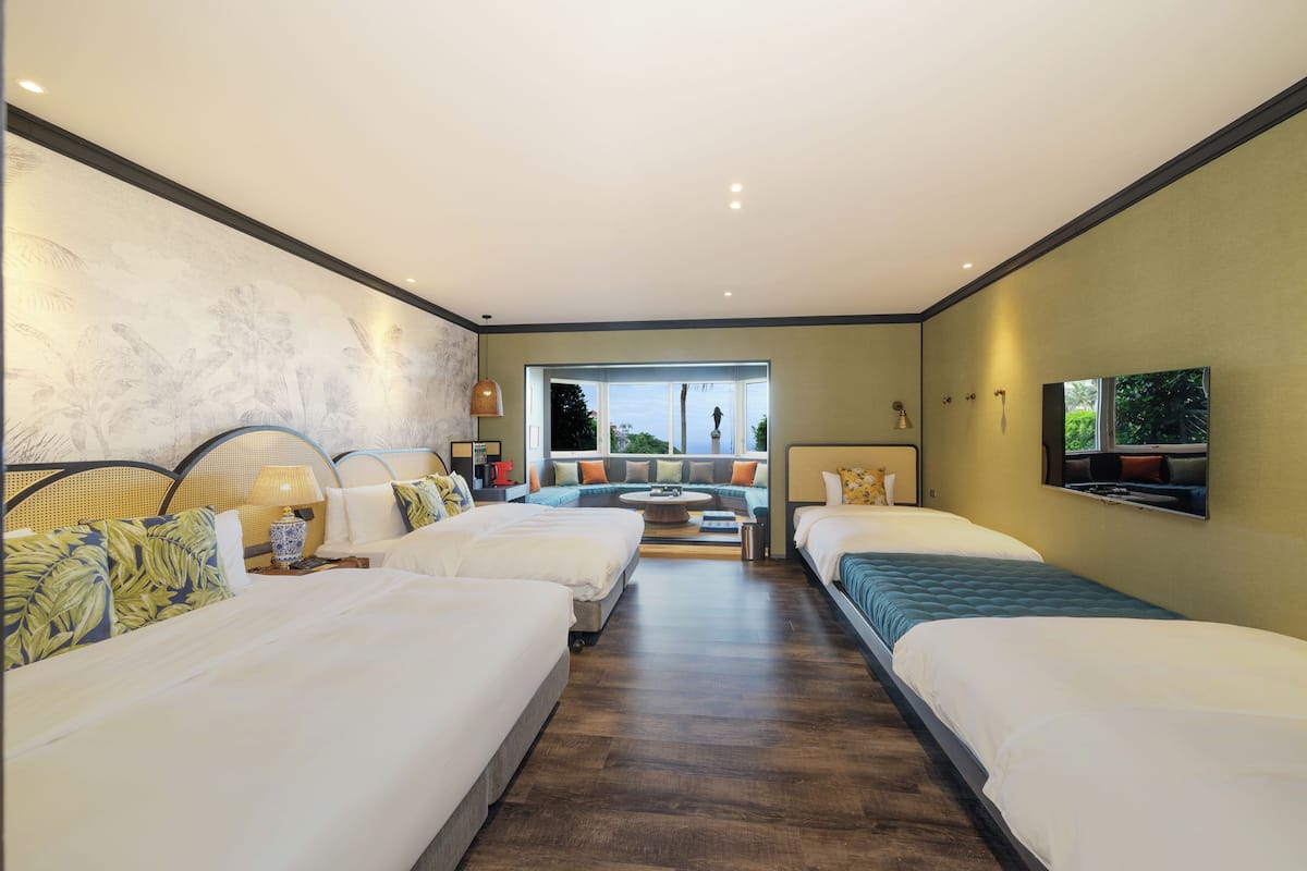 Family Room | 1 bedroom, premium bedding, down duvets, Select Comfort beds