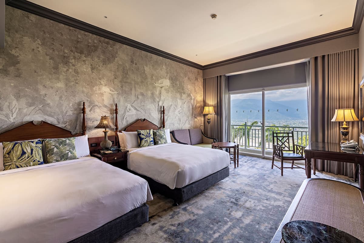 Camera Elite con 2 letti singoli, 2 letti matrimoniali, non fumatori, vista montagna | 1 camera, biancheria da letto di alta qualità, copriletto in piuma