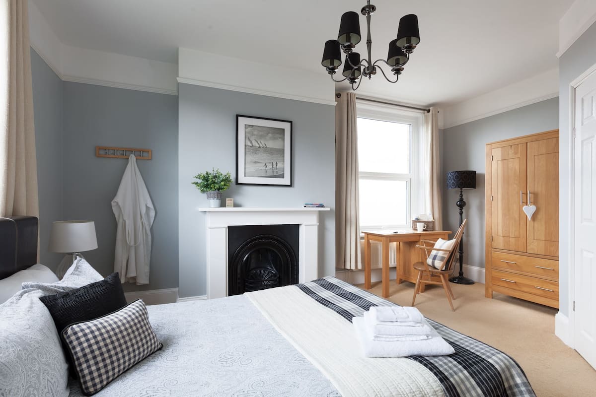 Standard Double Room, Ensuite | Premium bedding, minibar, desk, soundproofing