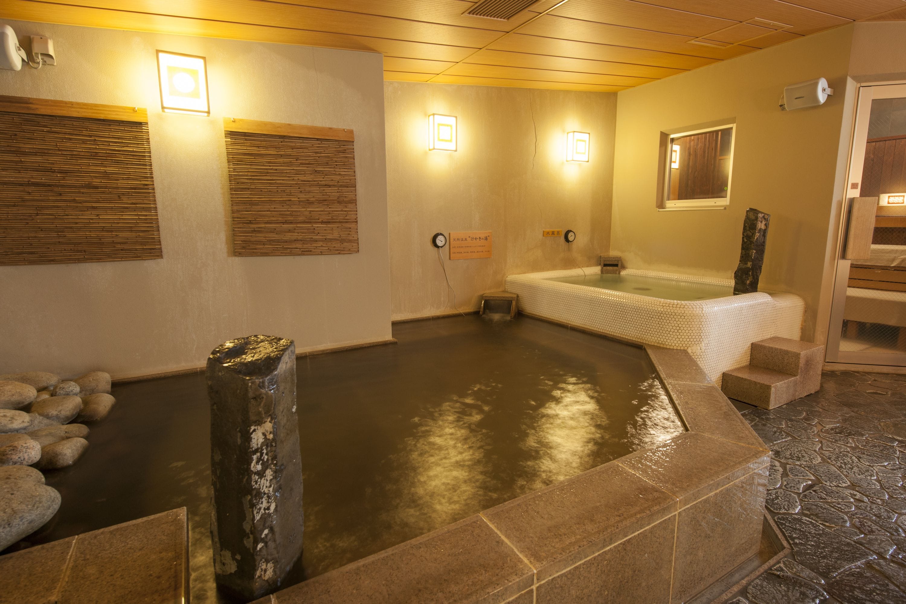 Indoor spa tub