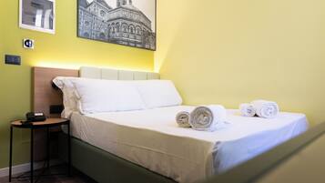 Economy-dobbeltværelse - 1 soveværelse - eget badeværelse (French bed) | Minibar, pengeskab på værelset, gratis Wi-Fi, sengetøj