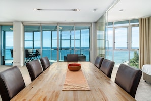 4 Bedroom Skyhome | Dining room - Reflection on the Sea (Coolangatta)