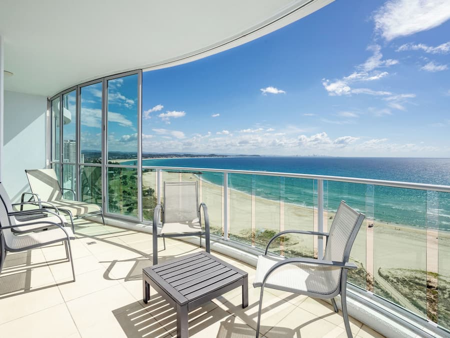 Àtic, 3 dormitoris | Decoració individual, mobiliari individual i escriptori