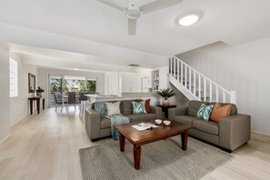 50-inch flat-screen TV with digital channels, TV, DVD player - Sunset Cove Noosa (Noosaville)