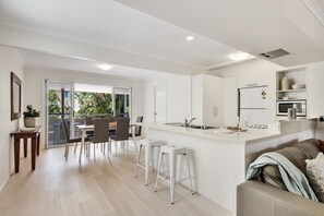 Makan di kamar