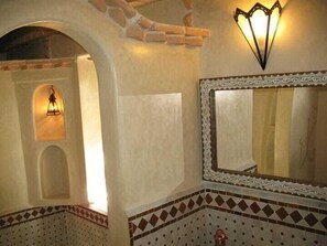 Turkish bath, body scrubs, massages - Riad Jnane Ines (Machraa El Ain)