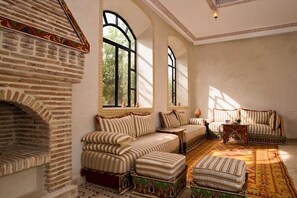 Lobby sitting area - Riad Jnane Ines (Machraa El Ain)