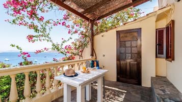 Nina Tholos | Vista dalla camera