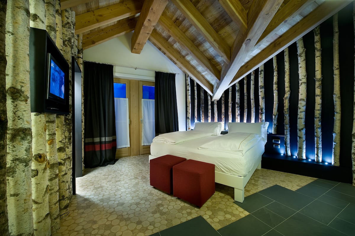 junior suite, balcony | down duvets, minibar, in-room safe, individually furnished