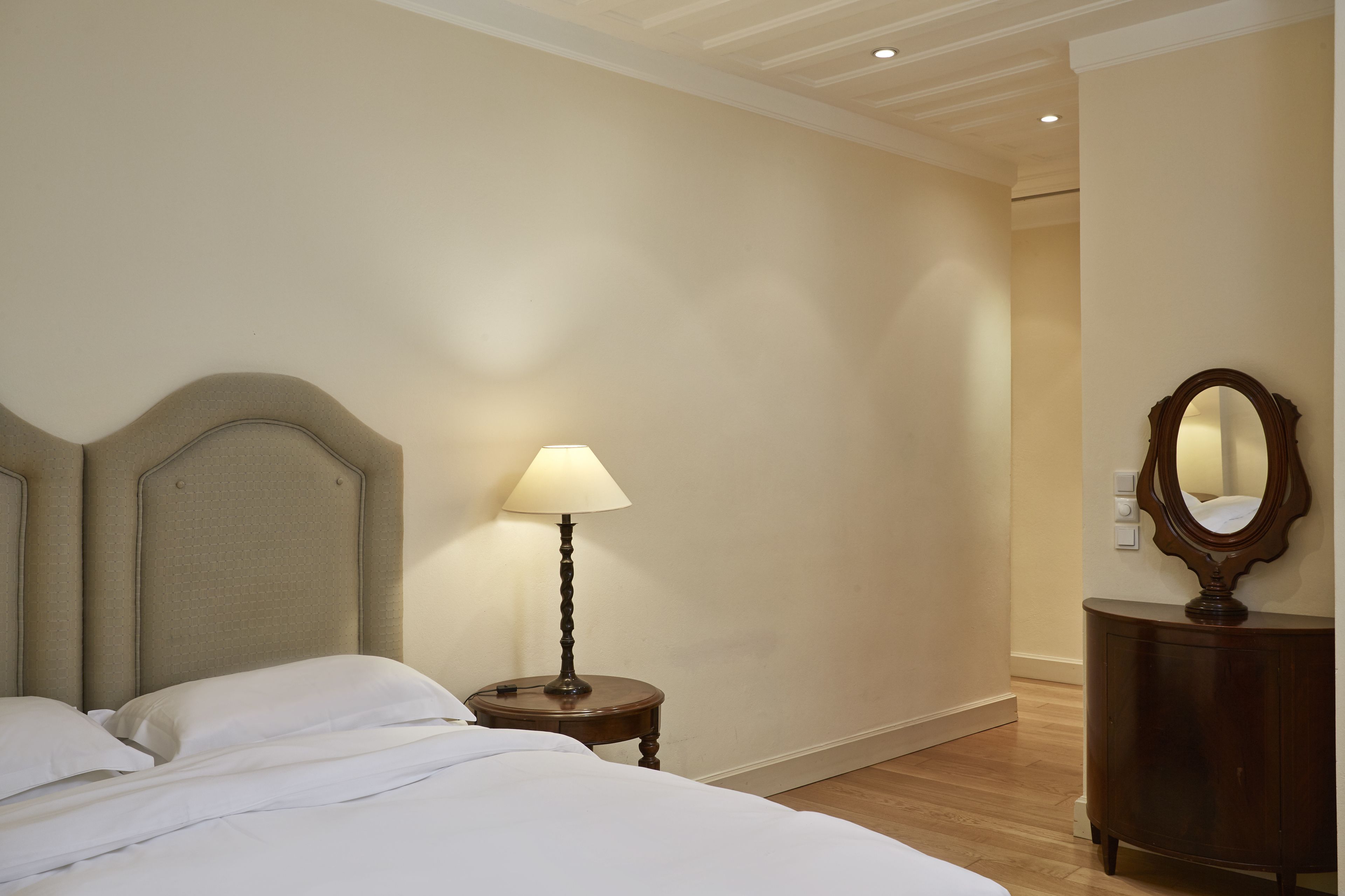 junior suite | minibar, in-room safe, soundproofing, free wifi