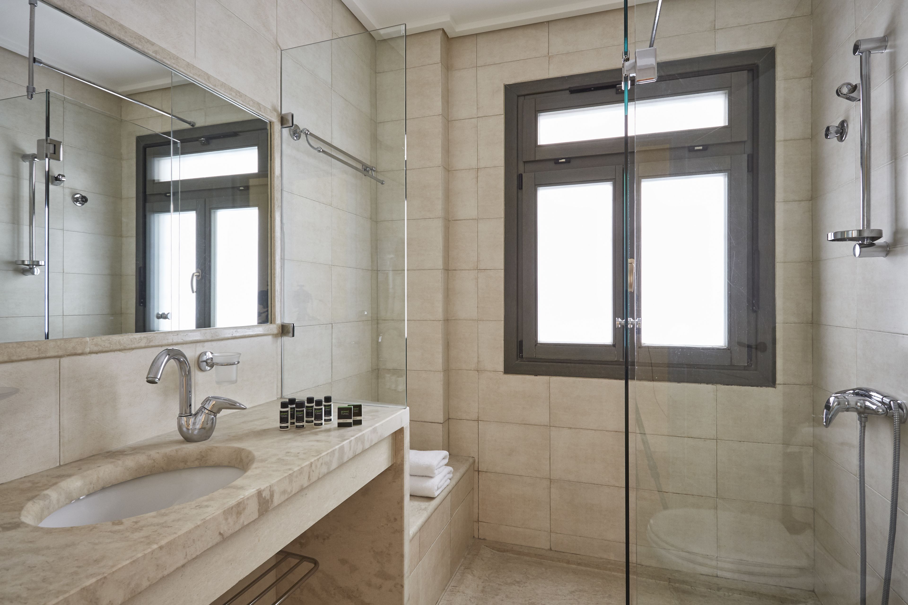 junior suite | bathroom shower