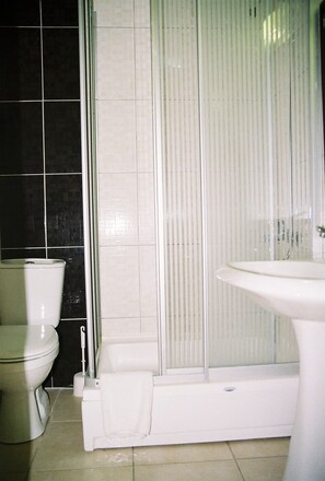 Chambre Standard, 1 lit double | Salle de bain