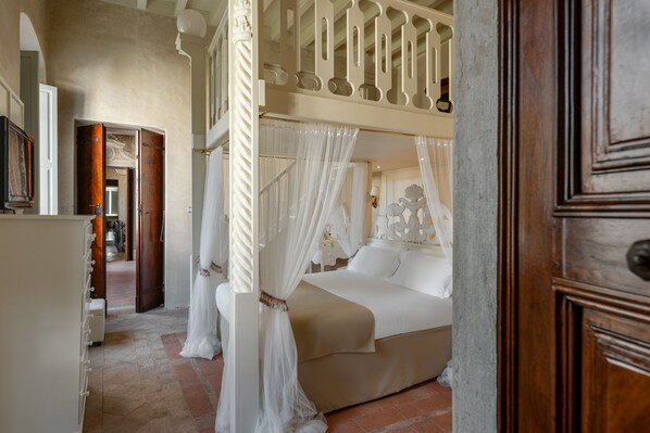 Suite | Couette en duvet, minibar, coffre-fort, bureau