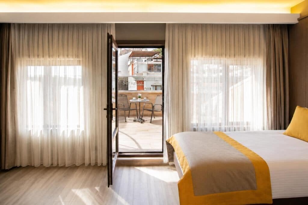 Blue Mosque Deluxe Terrace Room  | Egyptian cotton sheets, premium bedding, minibar, in-room safe