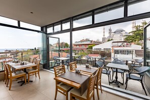 Breakfast area - Seraglio Hotel & Suites (Istanbul)