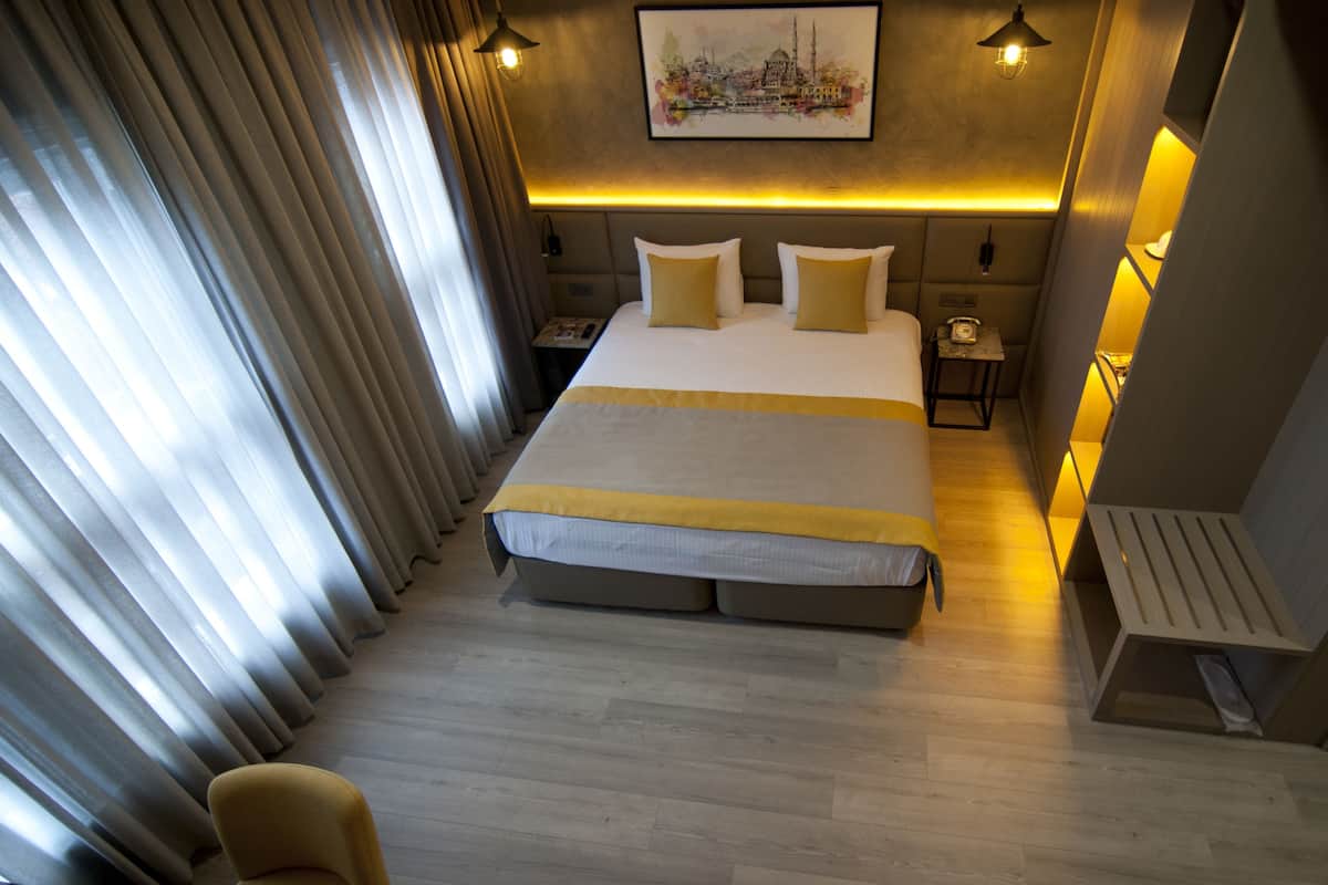 Annex Family Suite, 2 Bedrooms | Egyptian cotton sheets, premium bedding, minibar, in-room safe