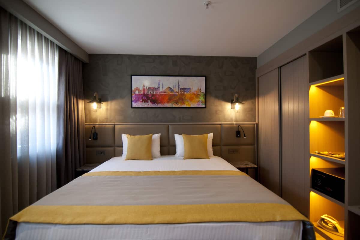 Annex Junior Family Suite, 2 Bedroom | Egyptian cotton sheets, premium bedding, minibar, in-room safe